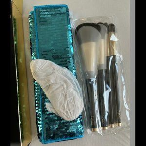 Limited ED New in box Nars Studio 54 Brush Set (4 Brushes) + 2 New Extra Holders